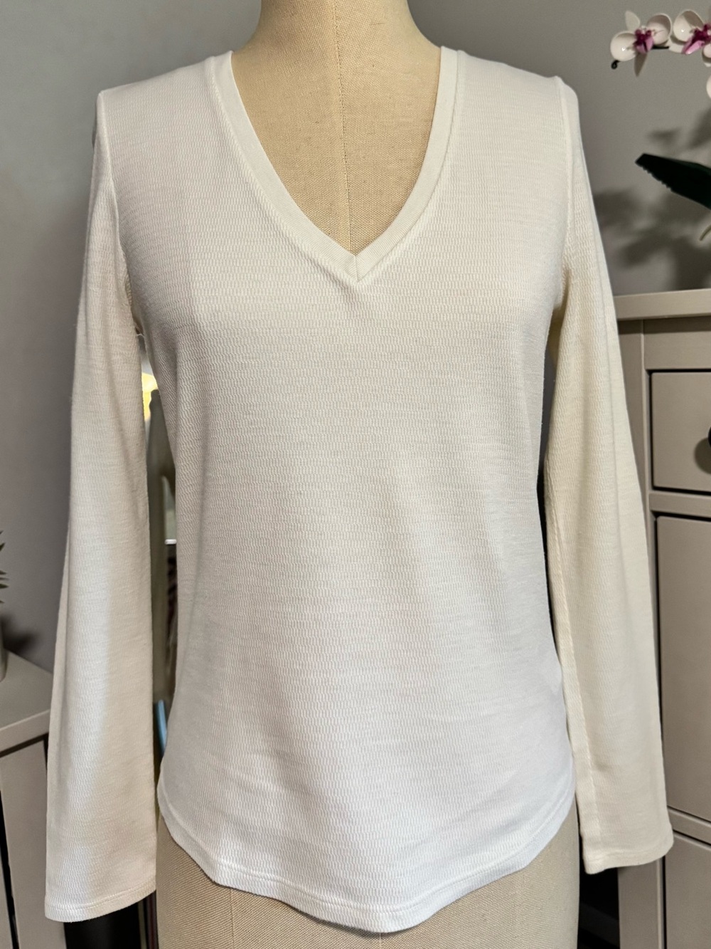 7 For All Mankind Cream Ribbed Thermal V-Neck Top Size Small